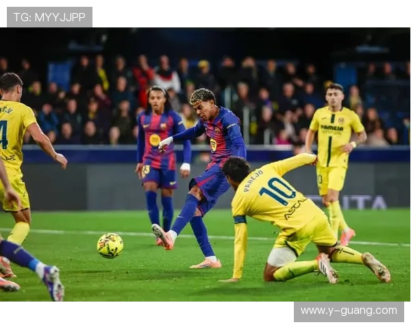 比利亚雷亚尔vs巴塞罗那全场数据：射门数13-17，射正数4-10